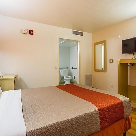 Motel 6 Mesa North מראה חיצוני תמונה