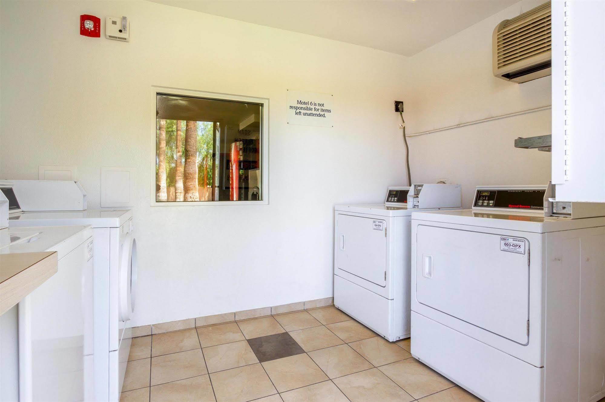Motel 6 Mesa North מראה חיצוני תמונה